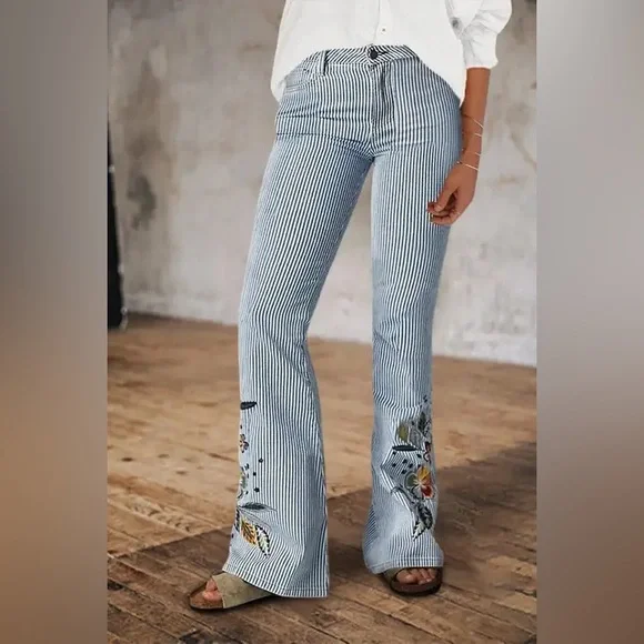 Flamingals embroidered pocket ripped mid rise straight leg jeans size M FL5 72 - Picture 2 of 10